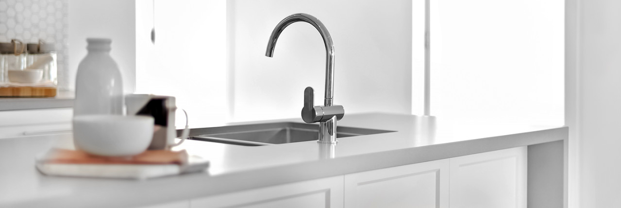 Clean kitchen sink